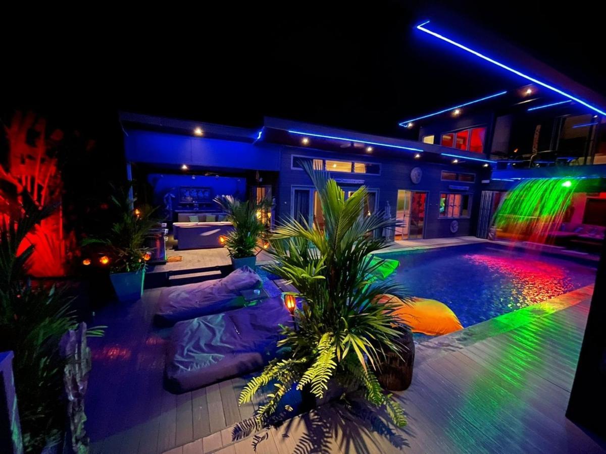 Stunning Villa With Ocean Views And Free Car 라마이비치 외부 사진