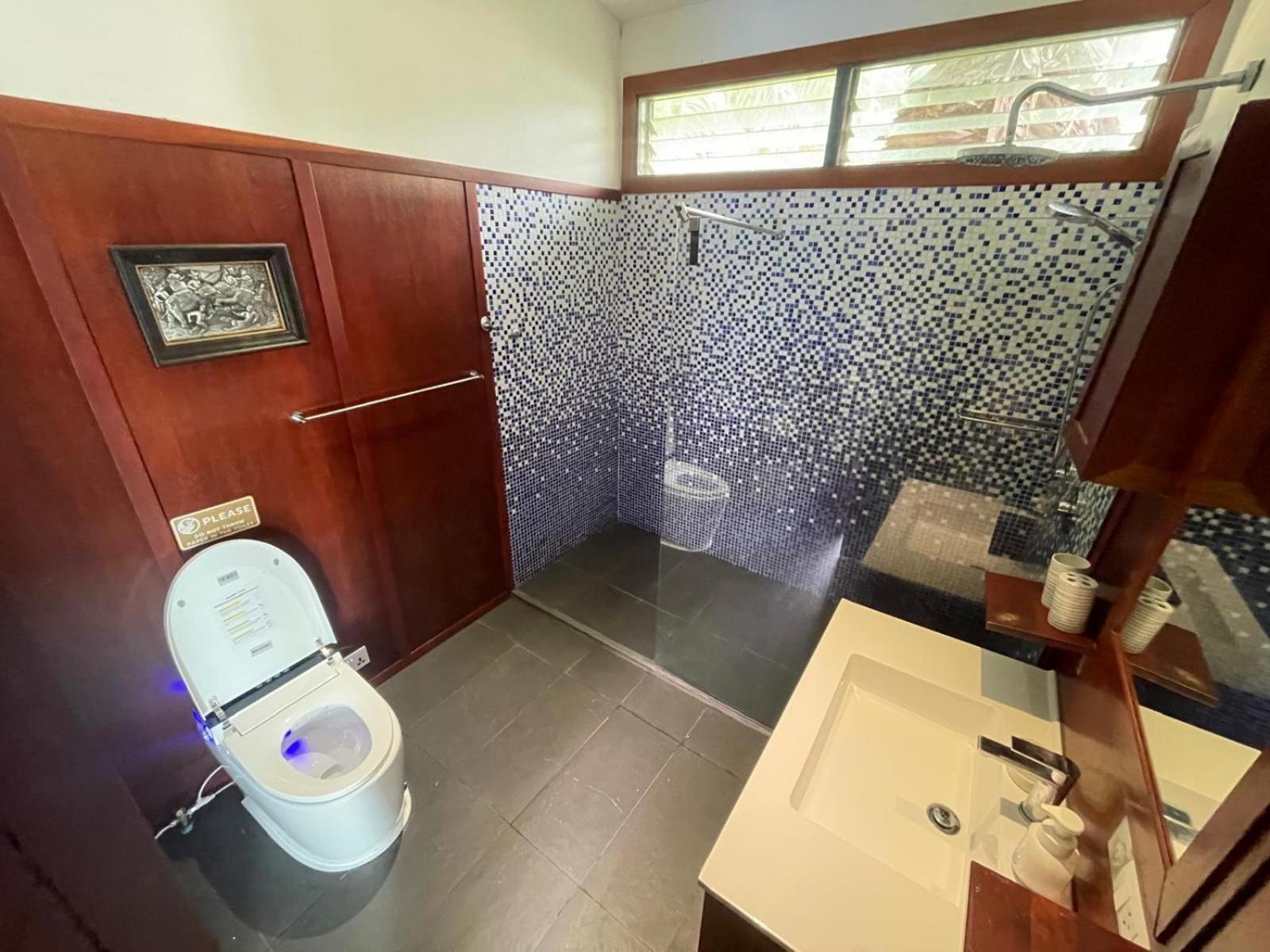 Stunning Villa With Ocean Views And Free Car 라마이비치 외부 사진