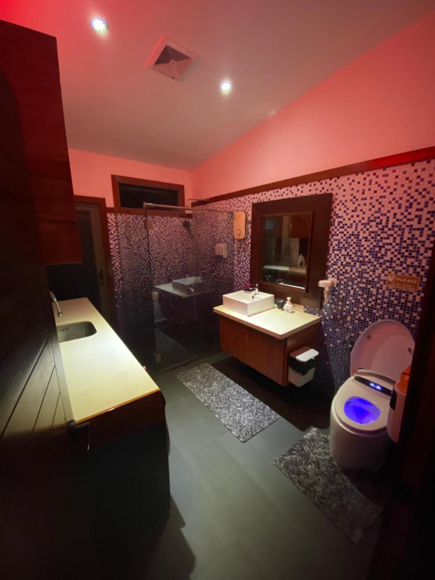 Stunning Villa With Ocean Views And Free Car 라마이비치 외부 사진