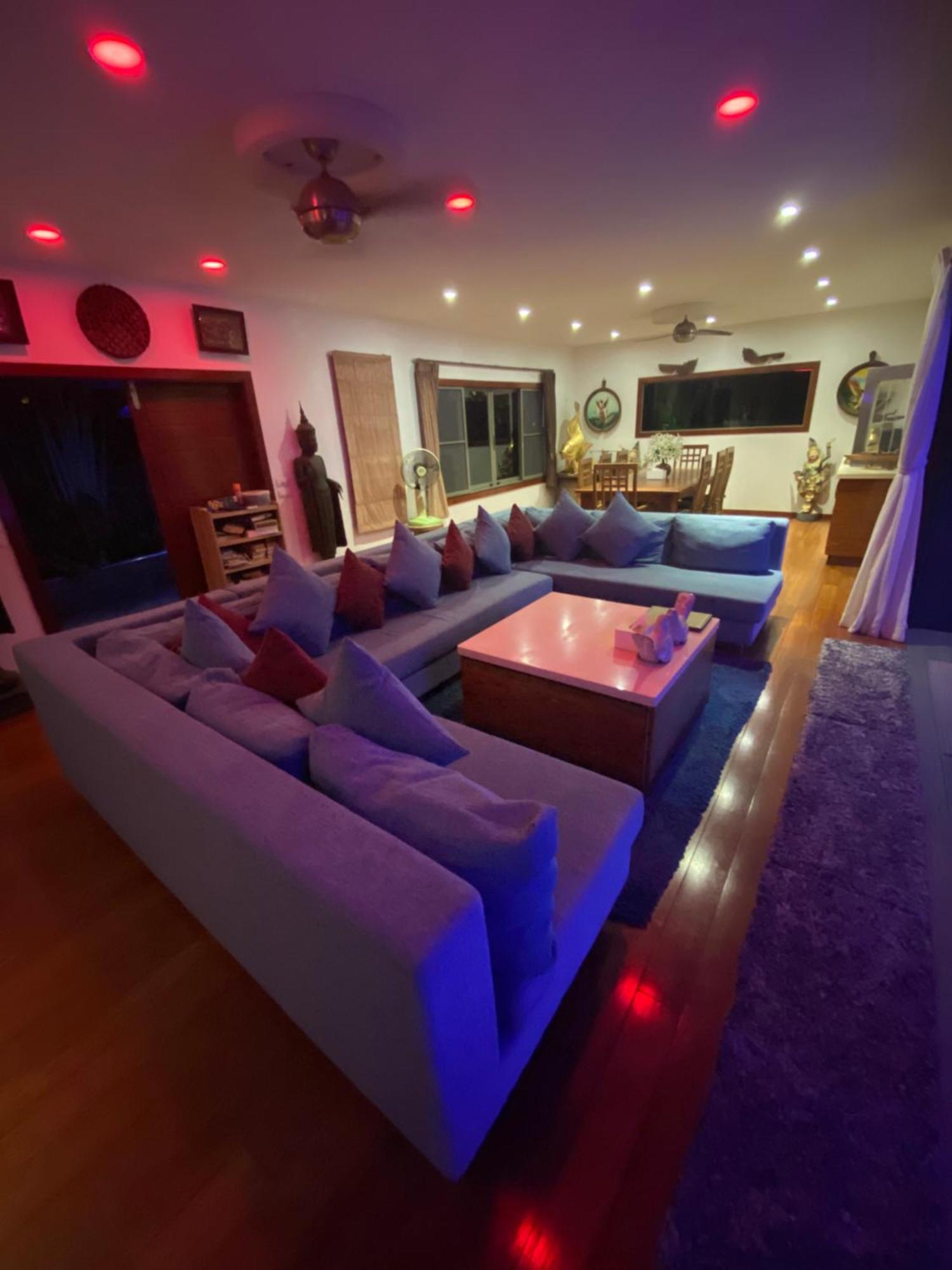 Stunning Villa With Ocean Views And Free Car 라마이비치 외부 사진