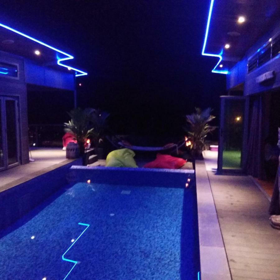Stunning Villa With Ocean Views And Free Car 라마이비치 외부 사진