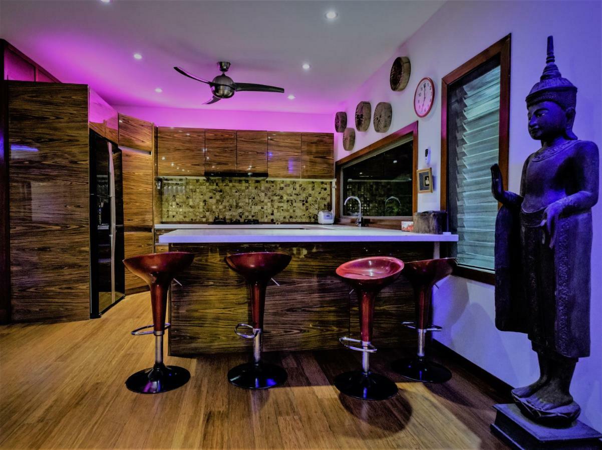 Stunning Villa With Ocean Views And Free Car 라마이비치 외부 사진