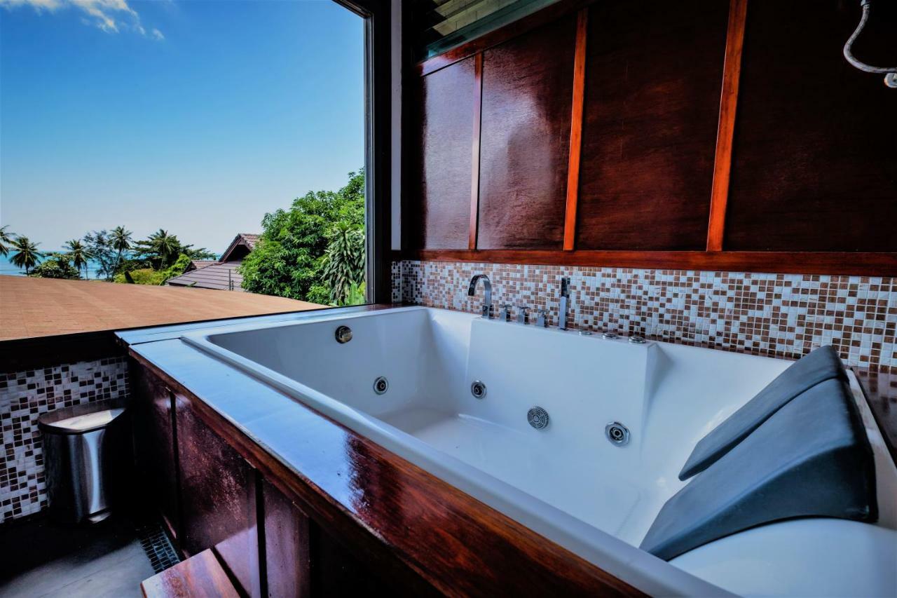 Stunning Villa With Ocean Views And Free Car 라마이비치 외부 사진